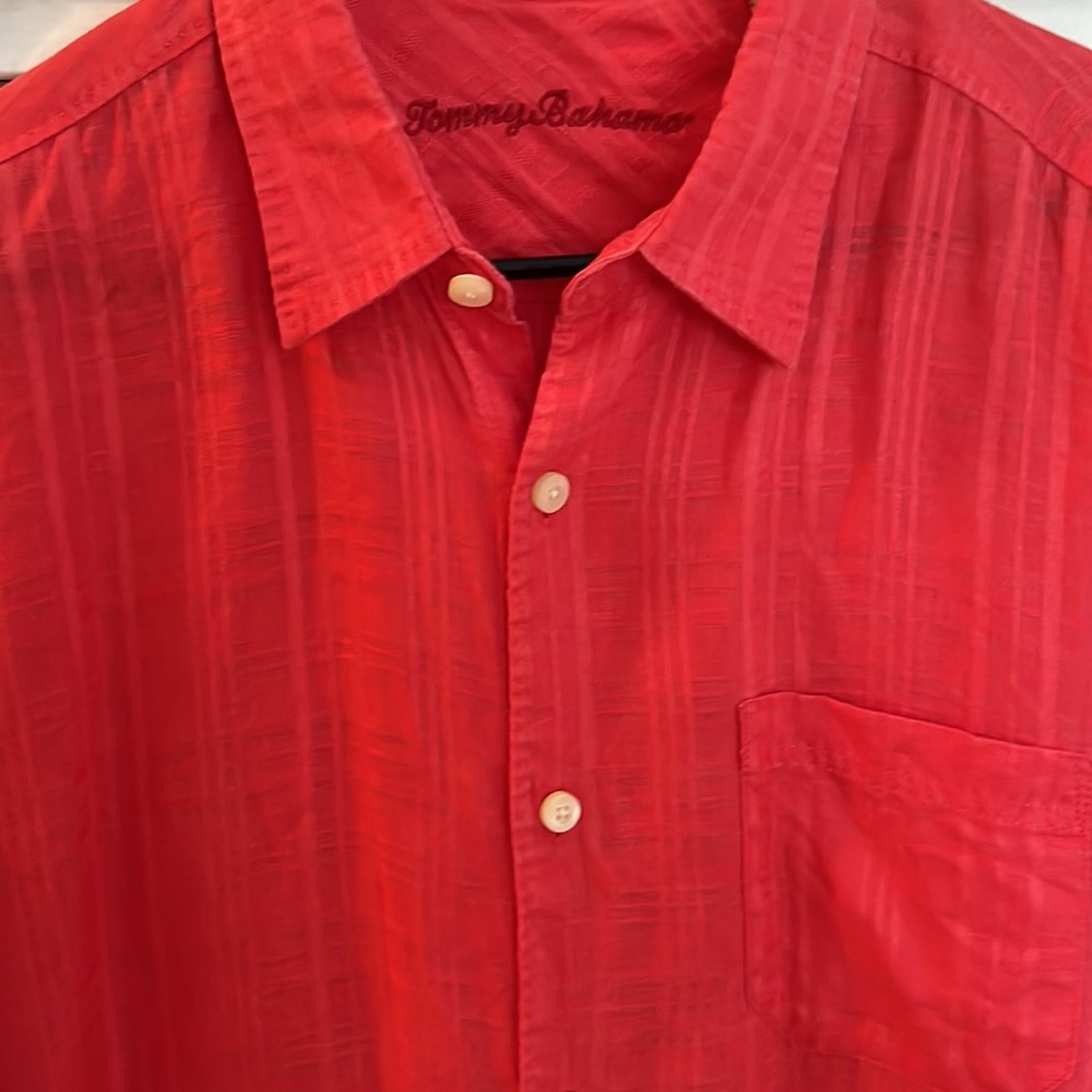 Tommy Bahama 100% linen, size large.